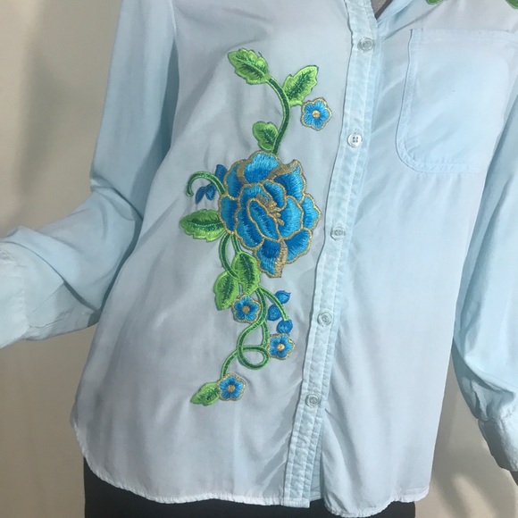 Velvet Heart Women’s Medium Blue Button Front Tunic Top Roll Tab Sleeves - Picture 4 of 16